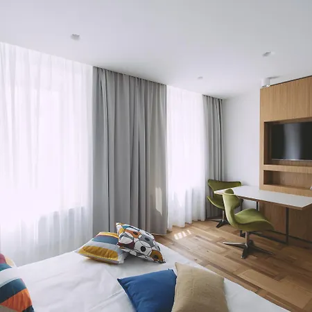 Apartment Dragon's Den *