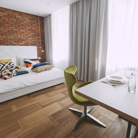 Dragon's Den Apartment