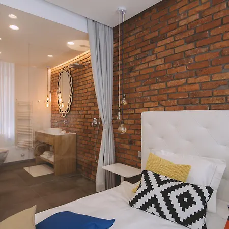 Apartment Dragon's Den *