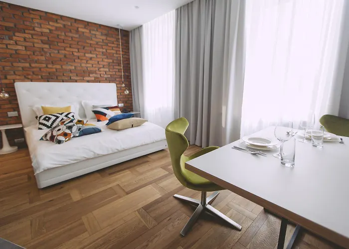 Dragon's Den Apartman