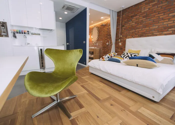 Dragon's Den Apartman *